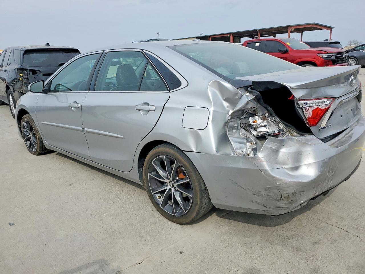 2016 TOYOTA CAMRY