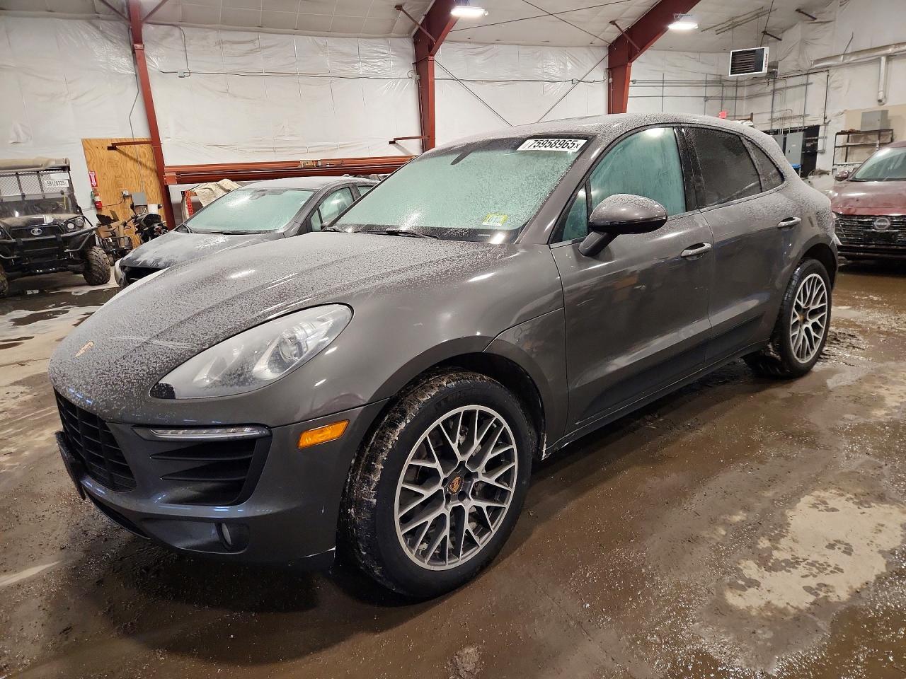 2015 PORSCHE Macan
