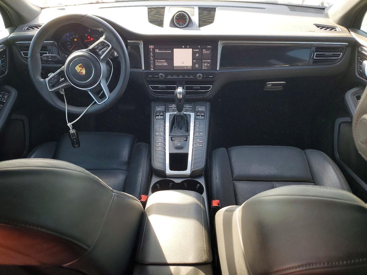 2021 PORSCHE Macan