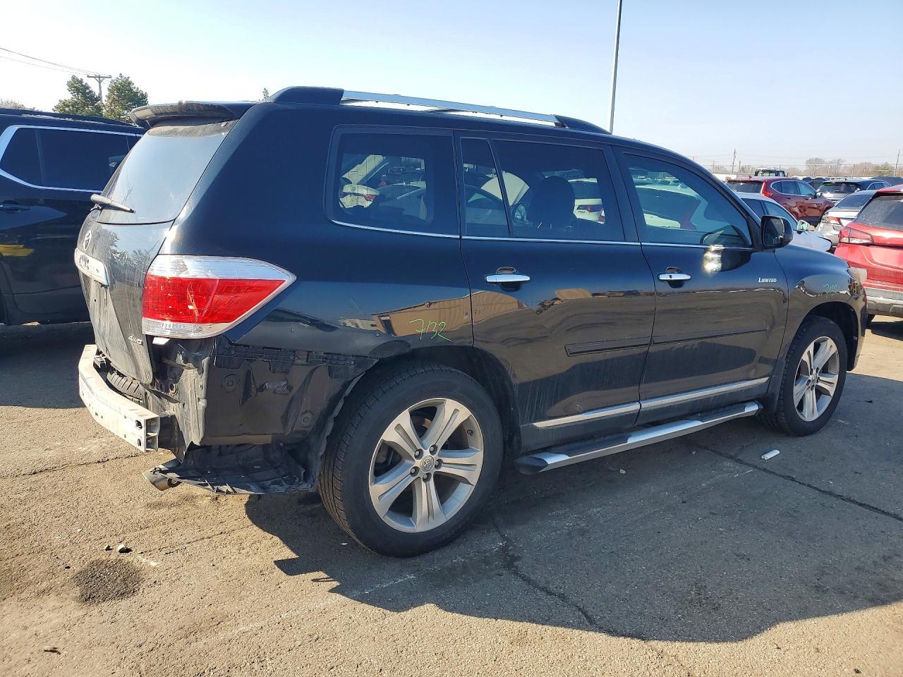 2013 TOYOTA HIGHLANDER