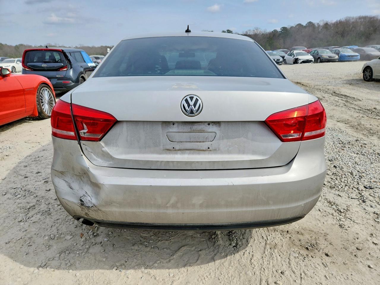 2012 VOLKSWAGEN Passat