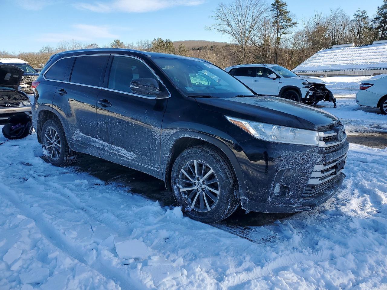 2017 TOYOTA HIGHLANDER