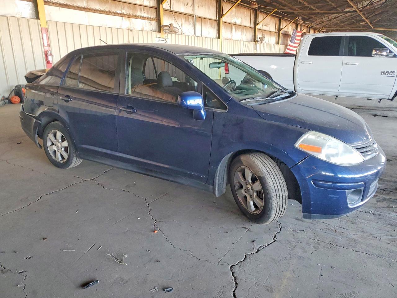 2011 NISSAN VERSA