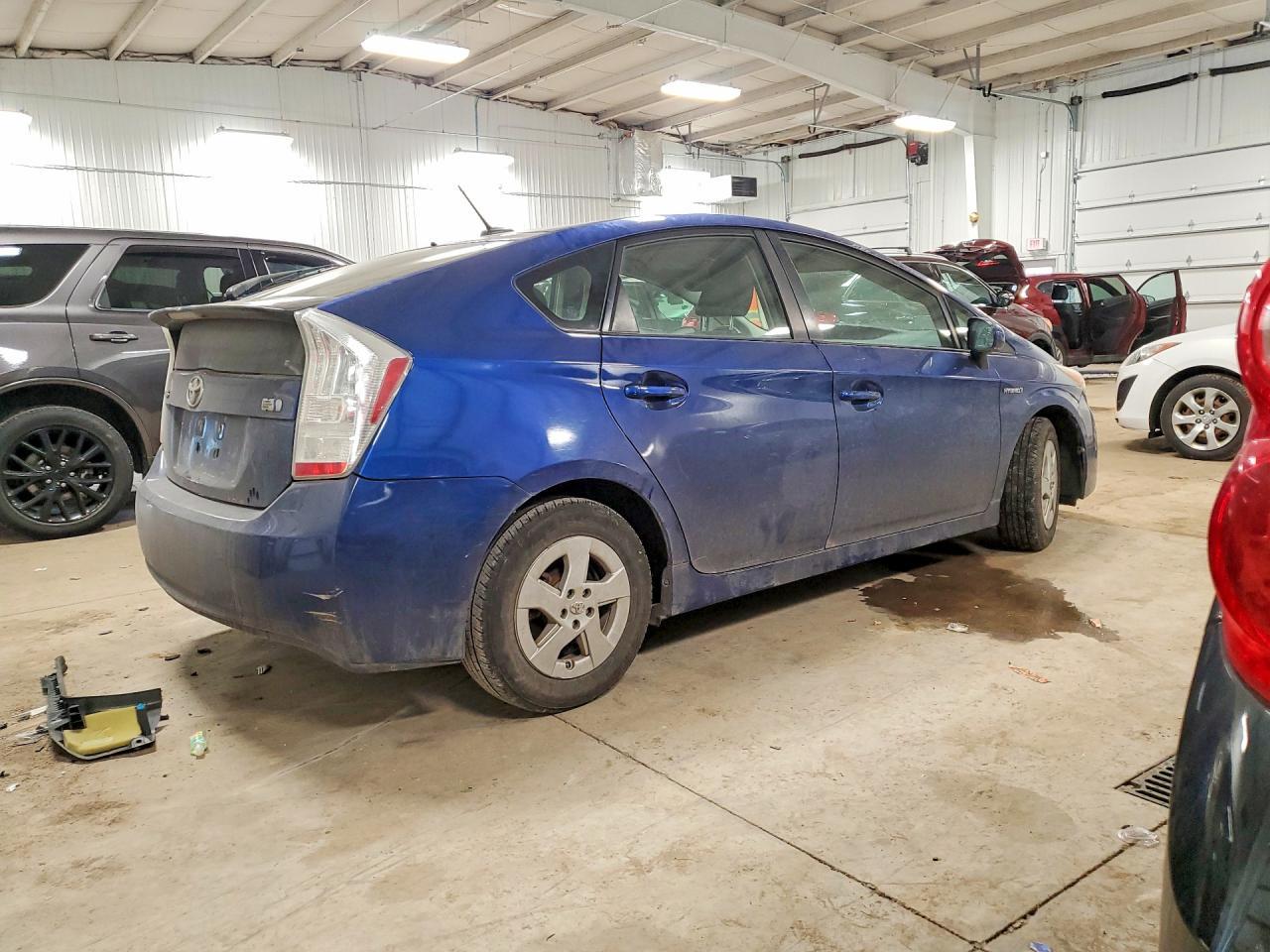 2011 TOYOTA PRIUS