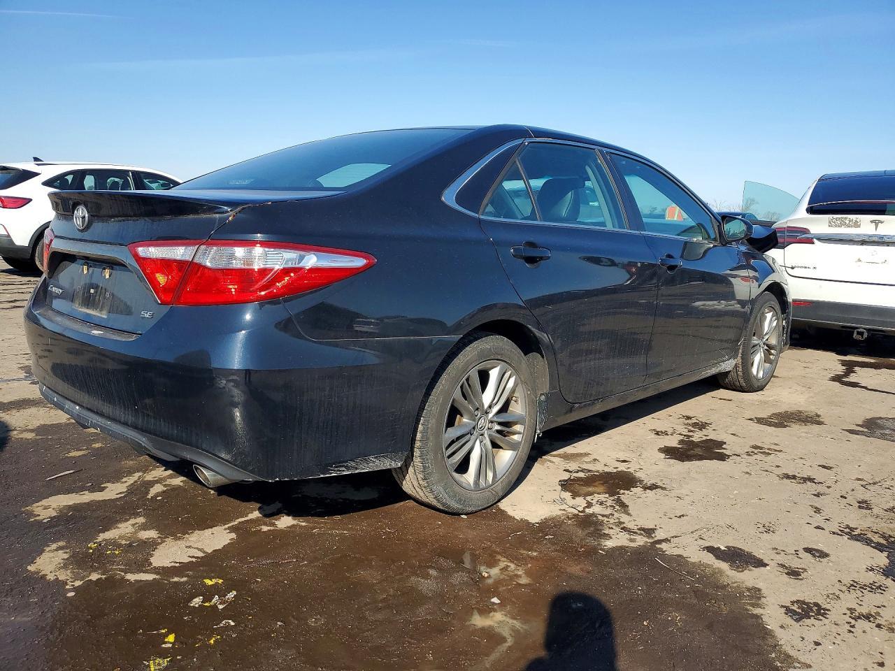 2015 TOYOTA CAMRY