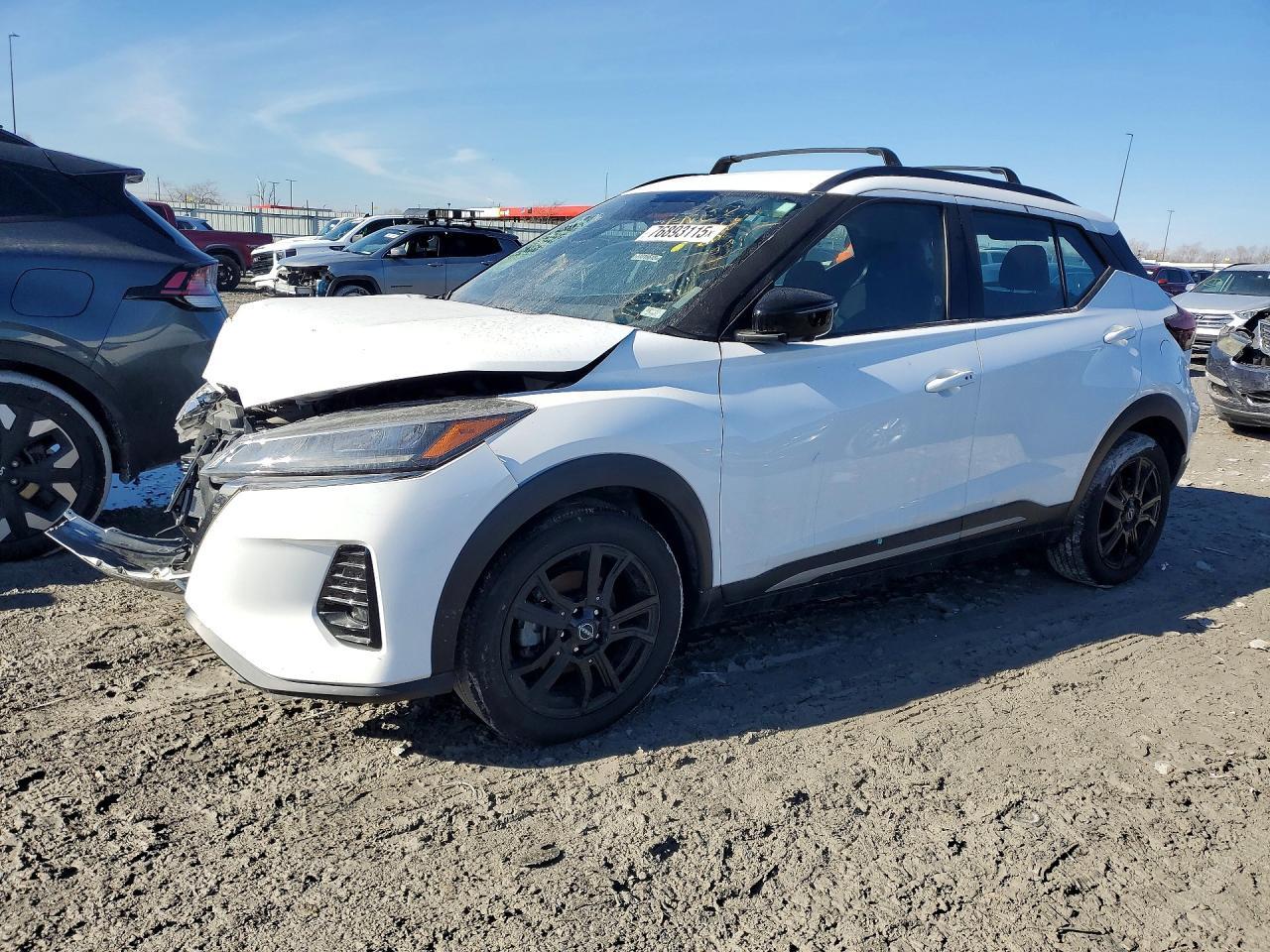 2023 NISSAN KICKS