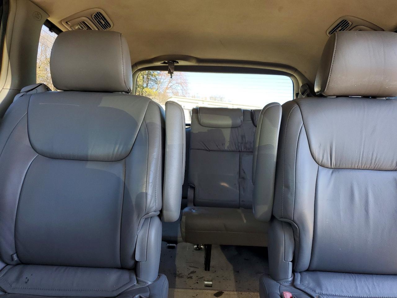 2004 TOYOTA SIENNA