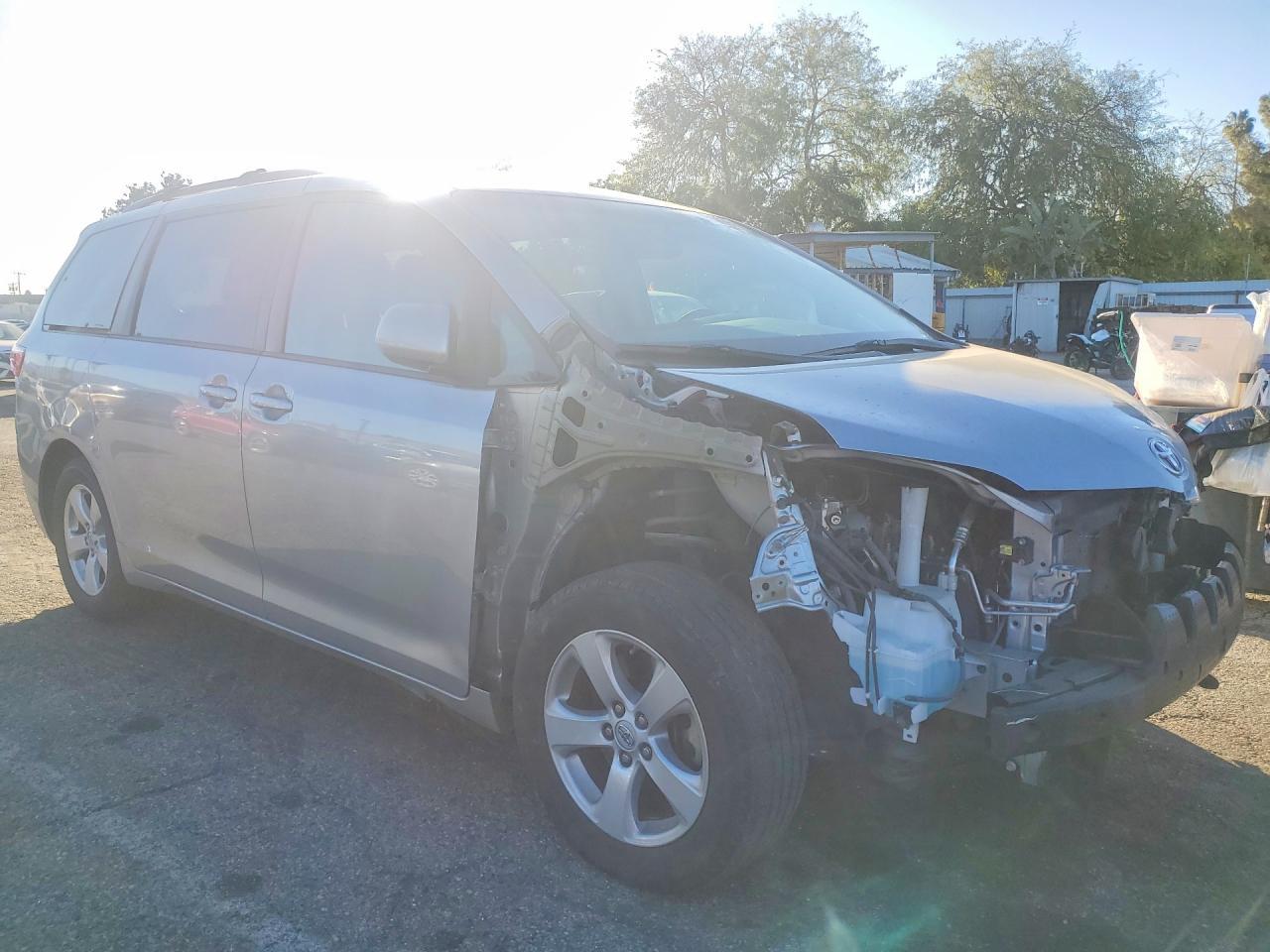 2017 TOYOTA SIENNA