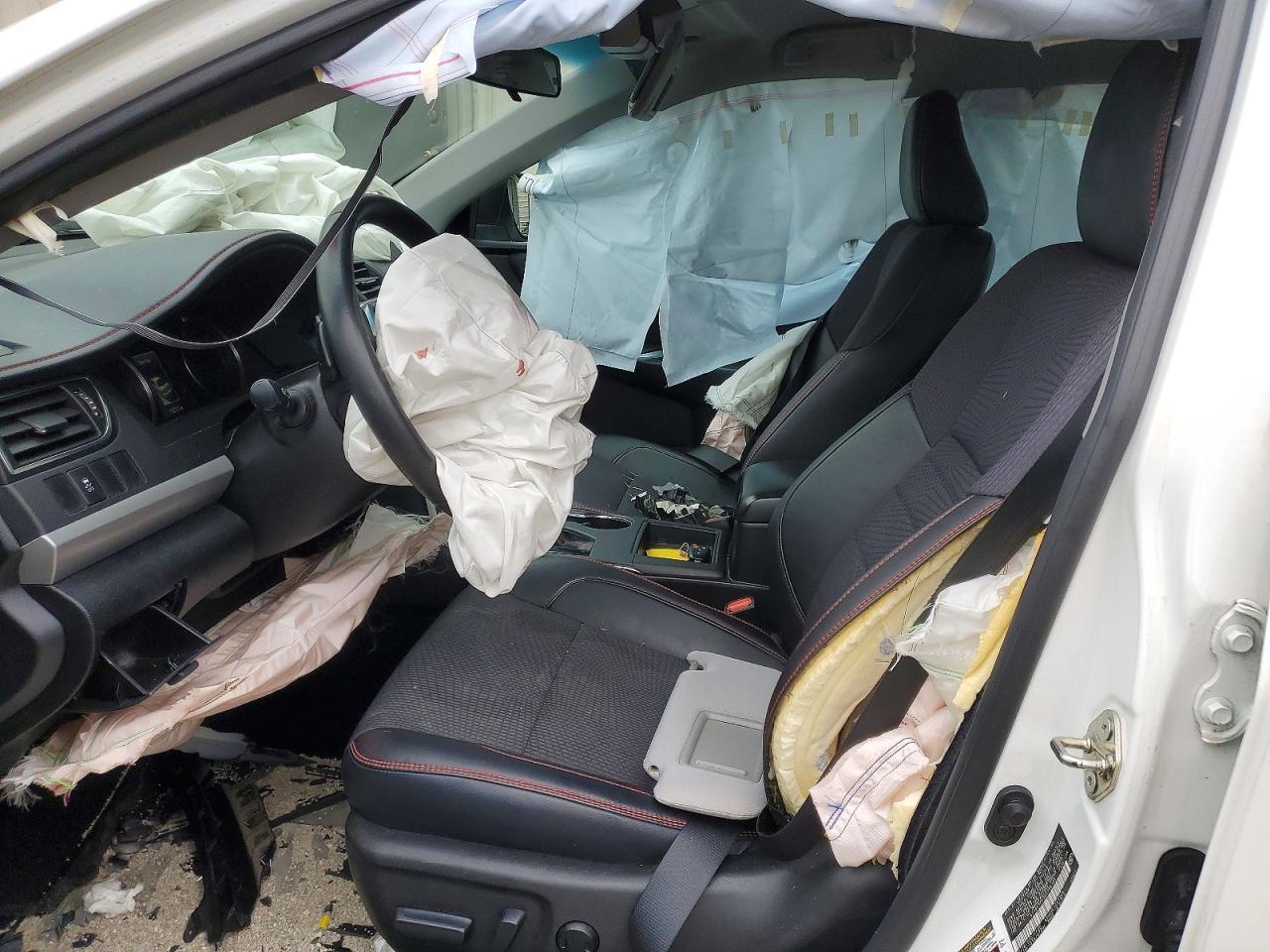 2016 TOYOTA CAMRY
