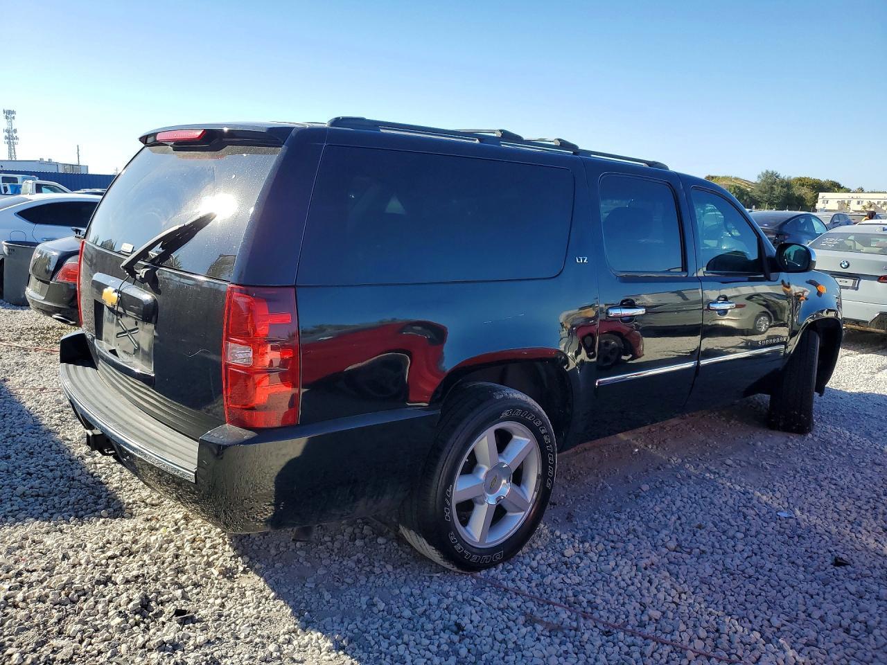 2013 CHEVROLET Suburban