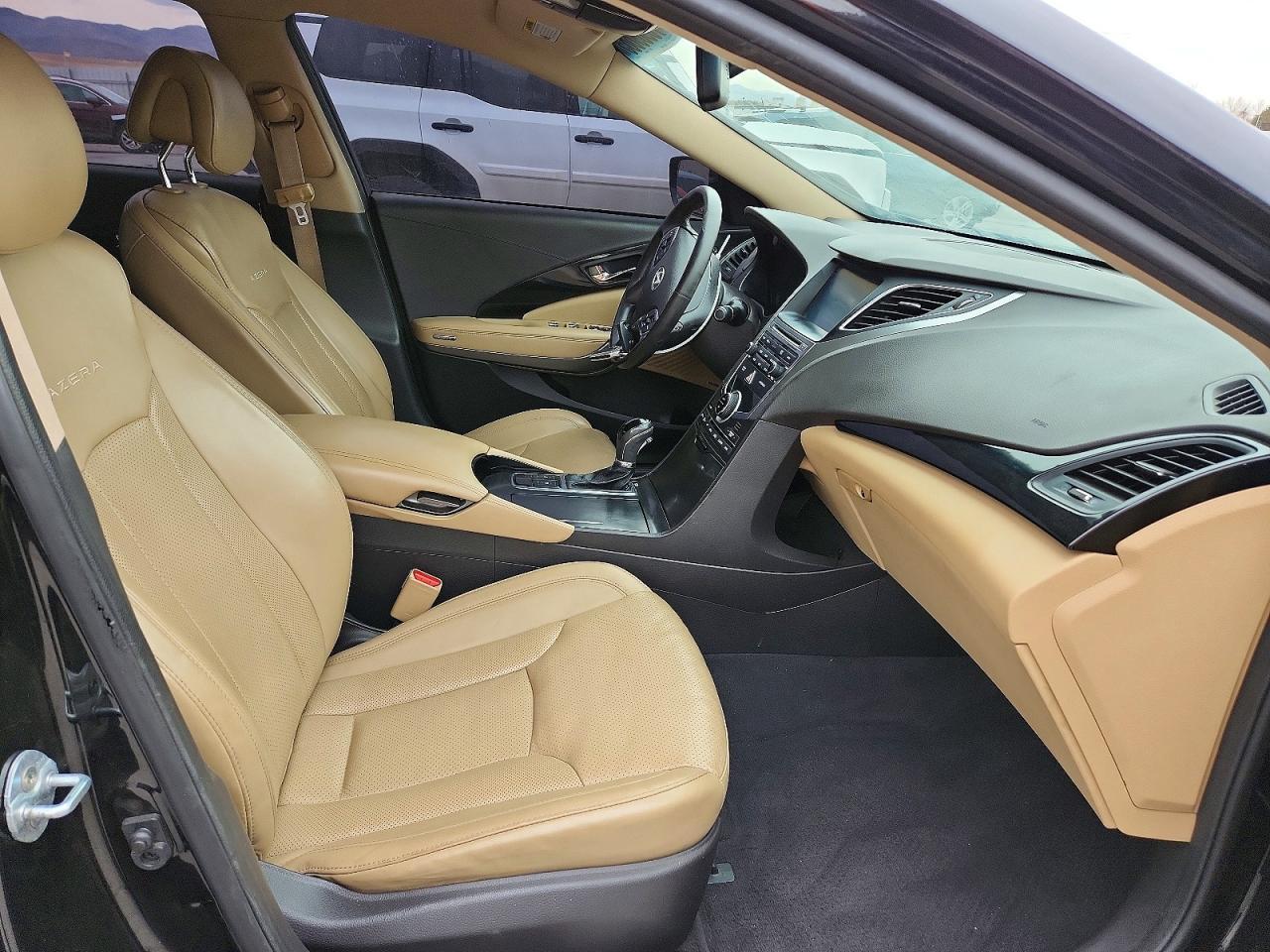 2017 HYUNDAI Azera