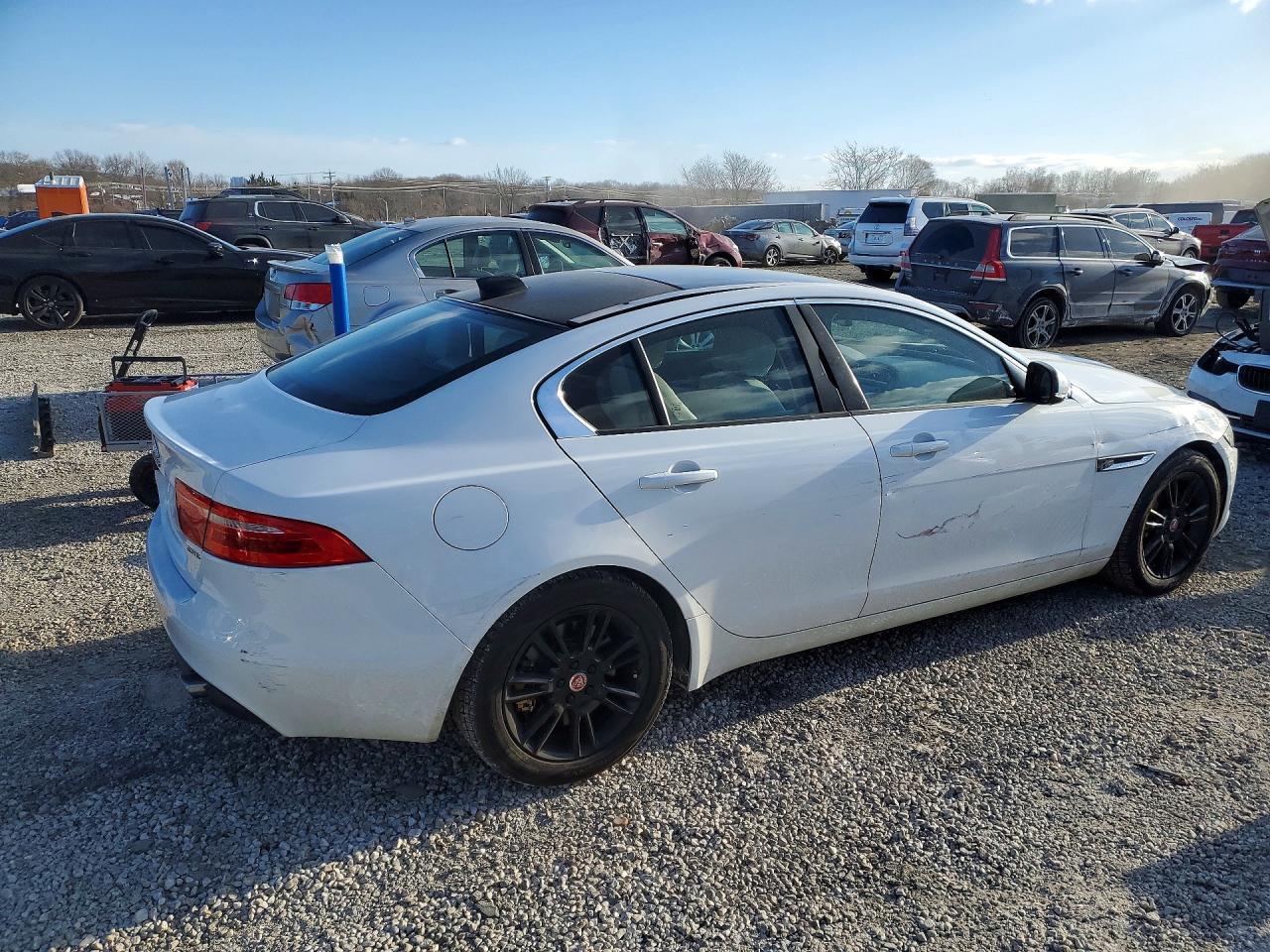 2017 JAGUAR XE