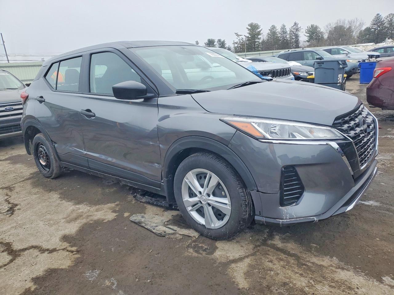 2024 NISSAN KICKS