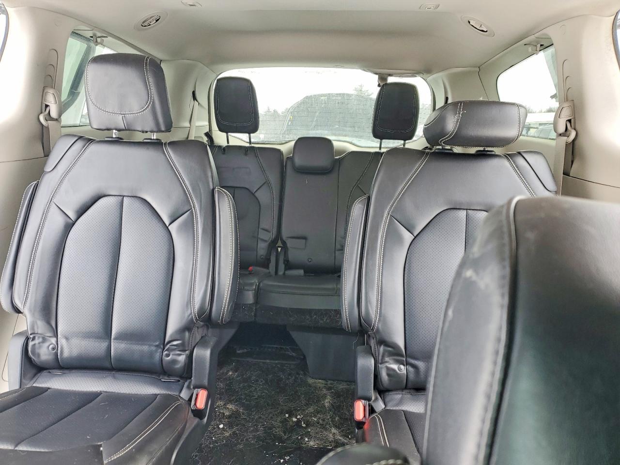 2020 CHRYSLER Voyager
