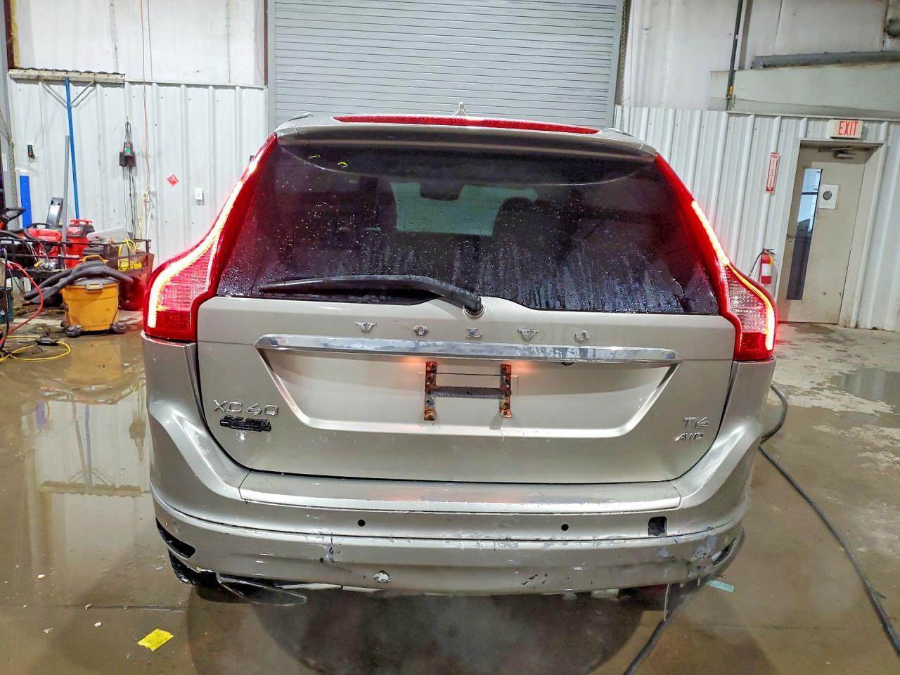 2015 VOLVO XC60