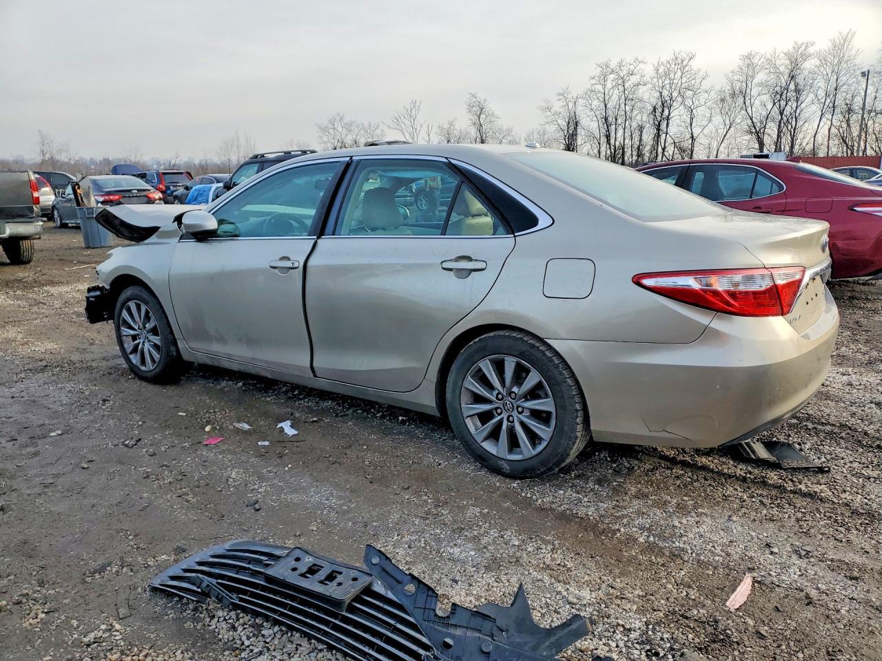 2016 TOYOTA CAMRY