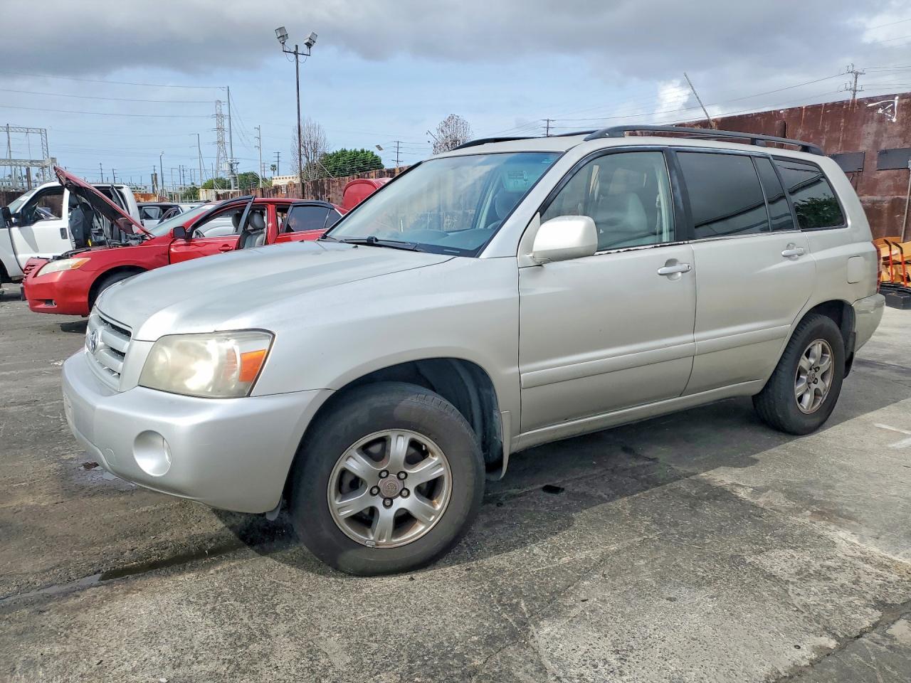 2005 TOYOTA HIGHLANDER