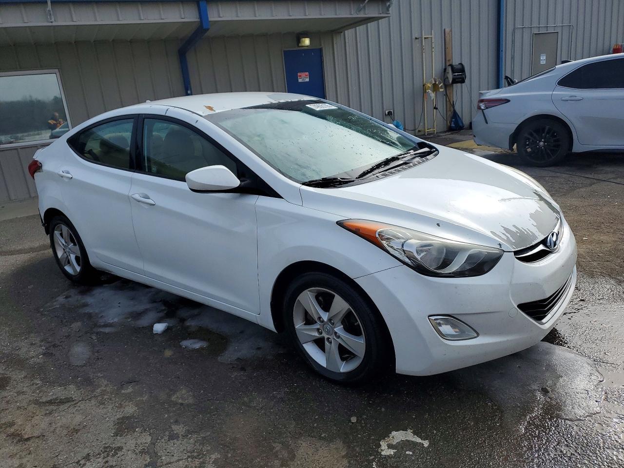 2012 HYUNDAI ELANTRA