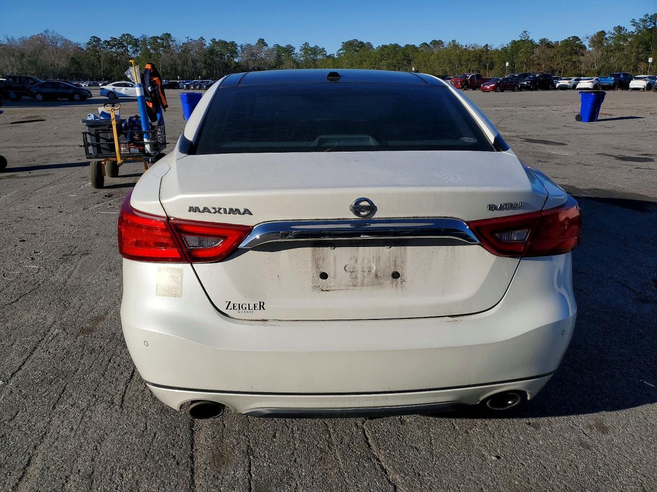 2017 NISSAN Maxima