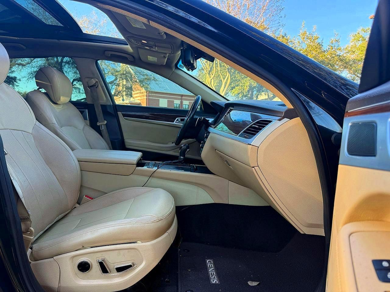 2016 HYUNDAI GENESIS
