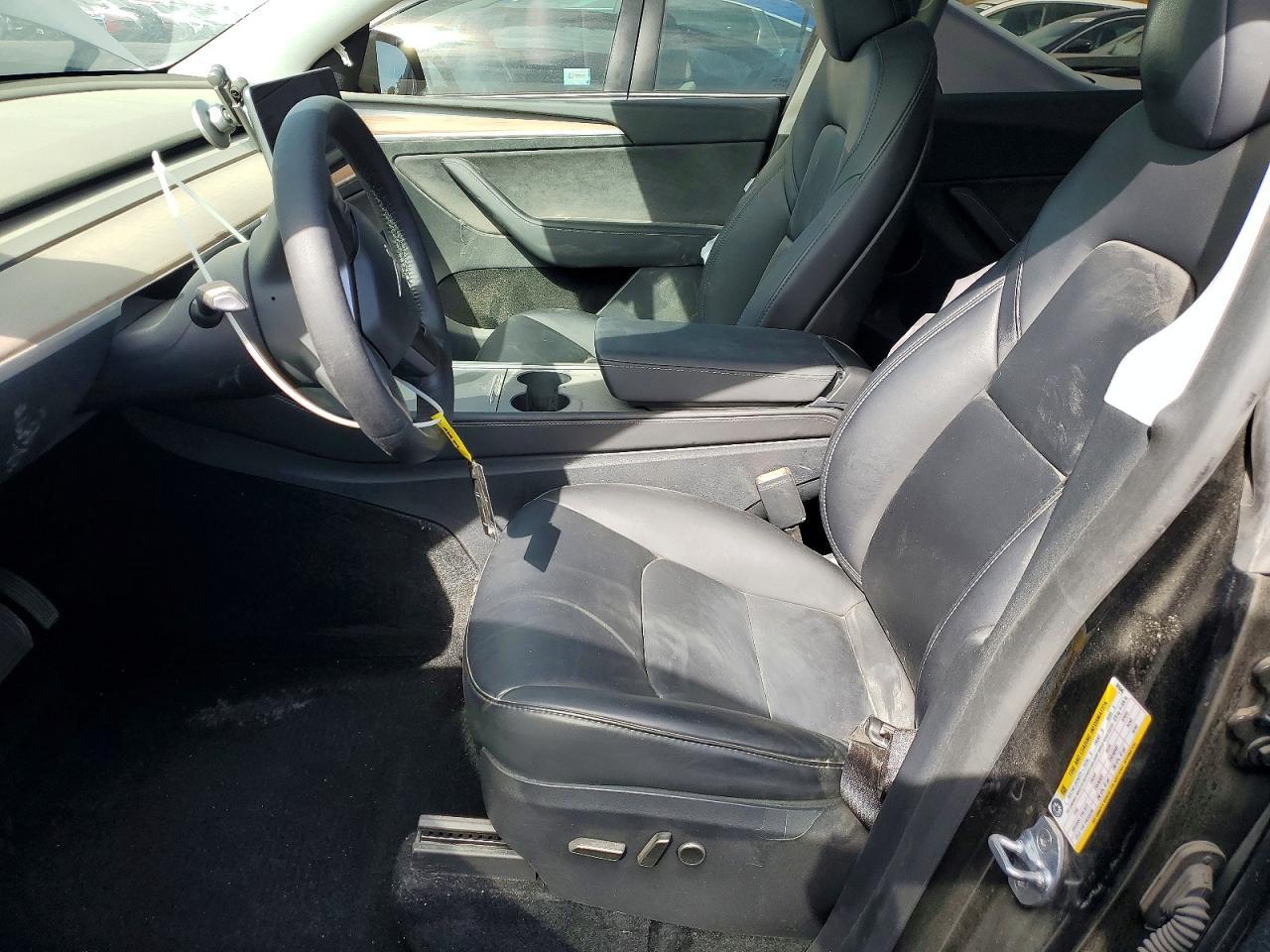 2025 TESLA MODEL Y