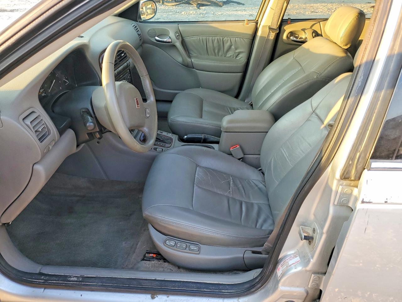 2001 SATURN L300