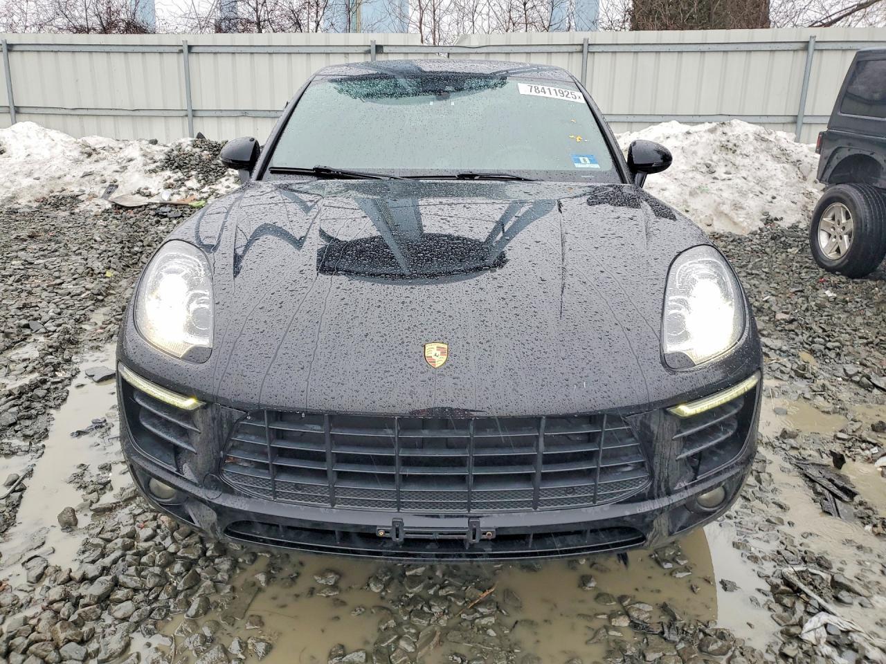 2018 PORSCHE Macan