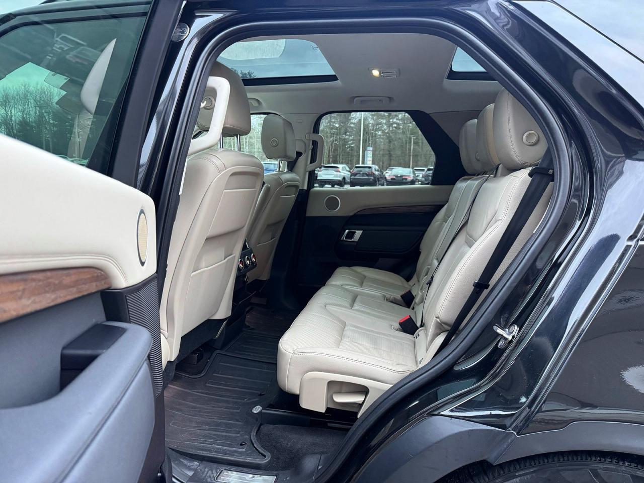 2018 LAND ROVER Discovery