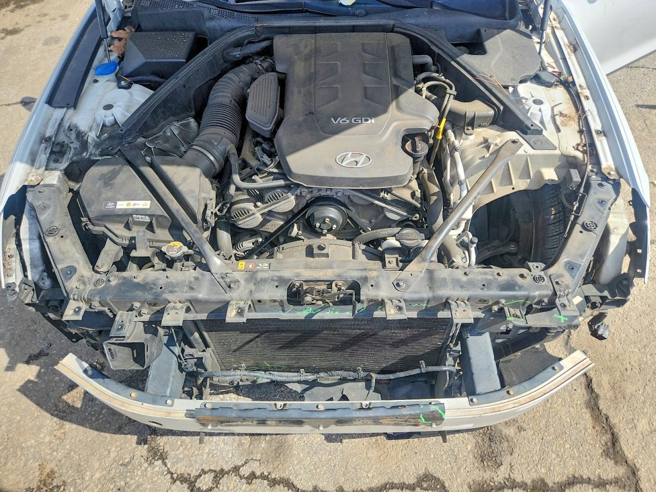2015 HYUNDAI GENESIS