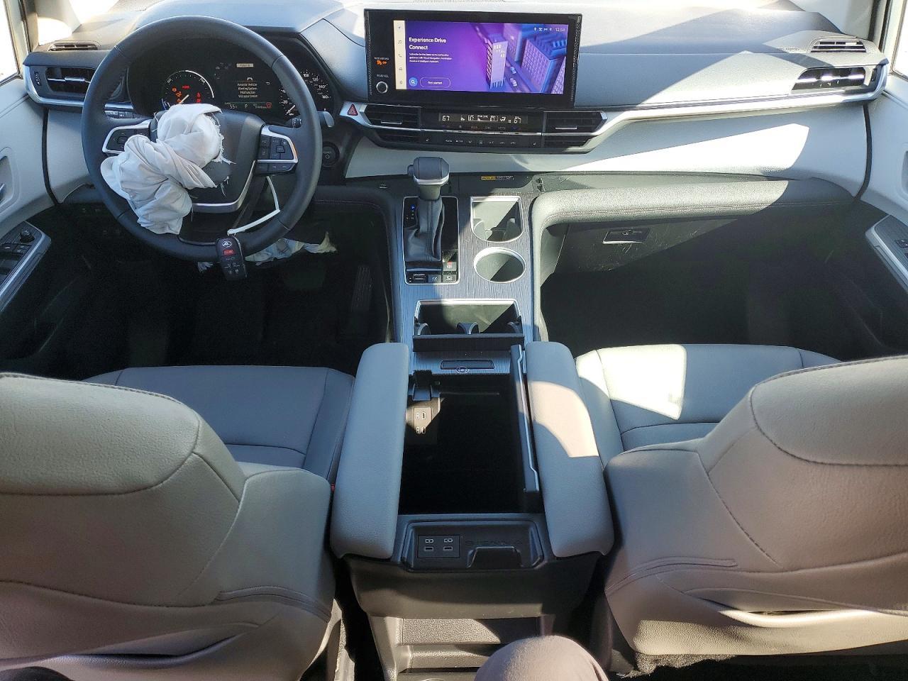 2025 TOYOTA SIENNA