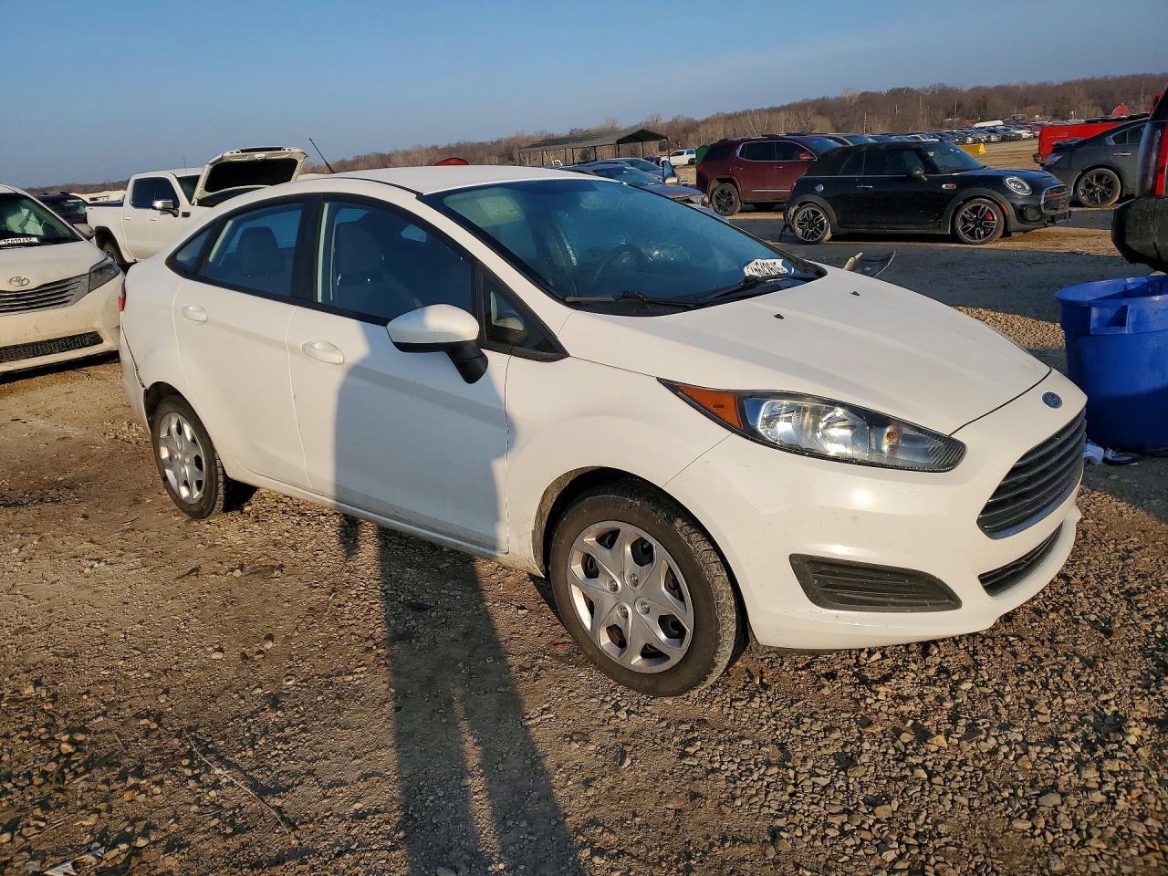 2016 FORD Fiesta