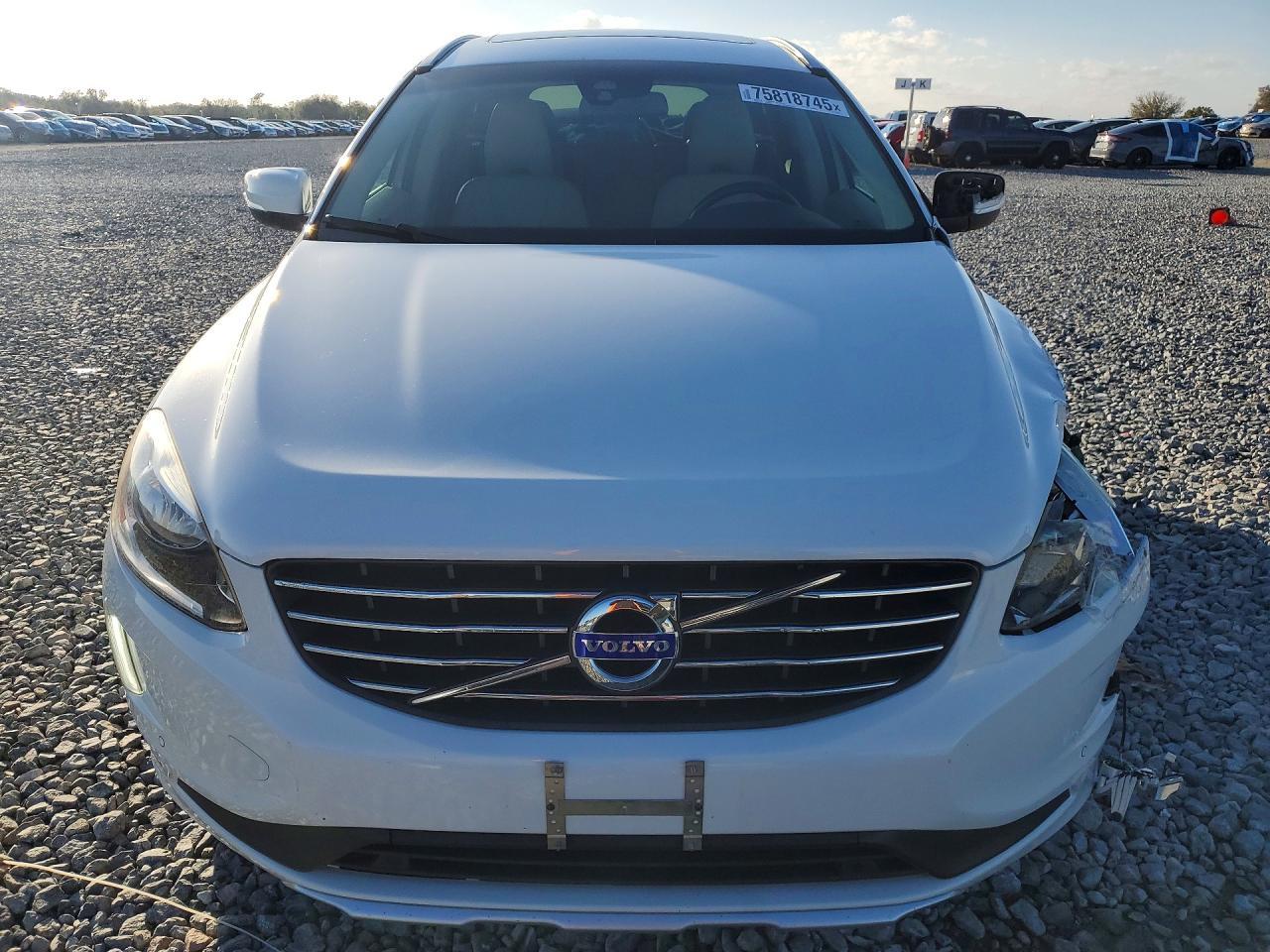 2015 VOLVO XC60