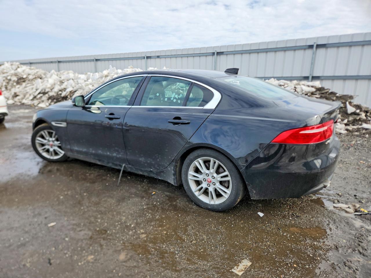 2018 JAGUAR XE