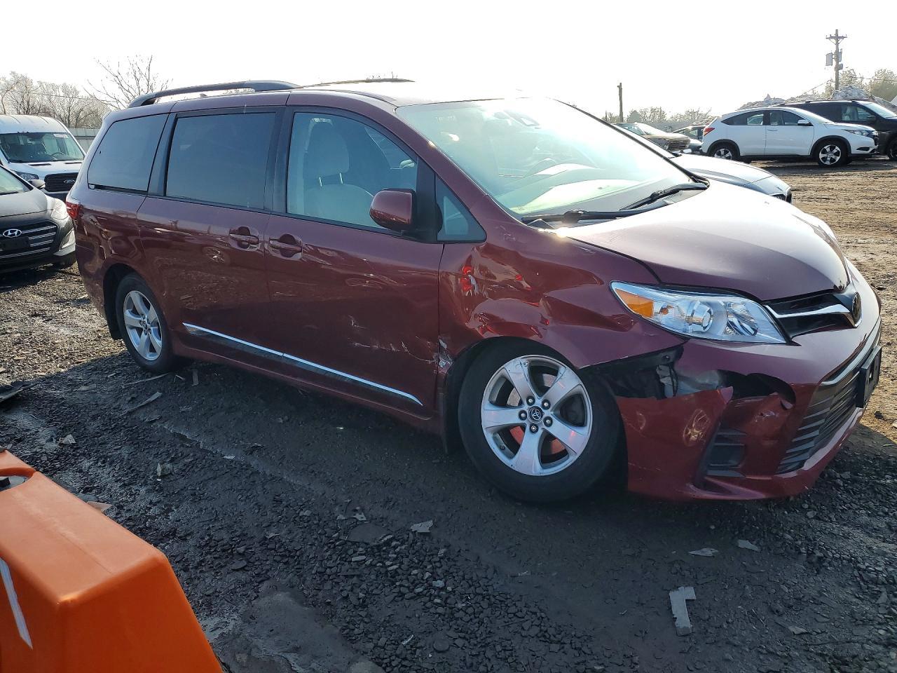 2019 TOYOTA SIENNA