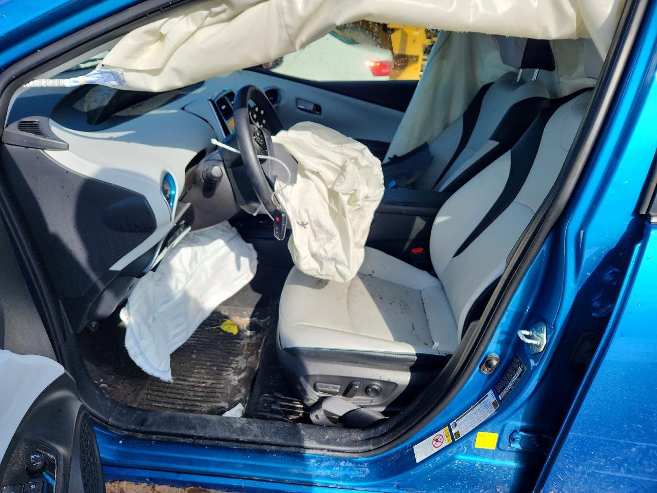 2022 TOYOTA PRIUS