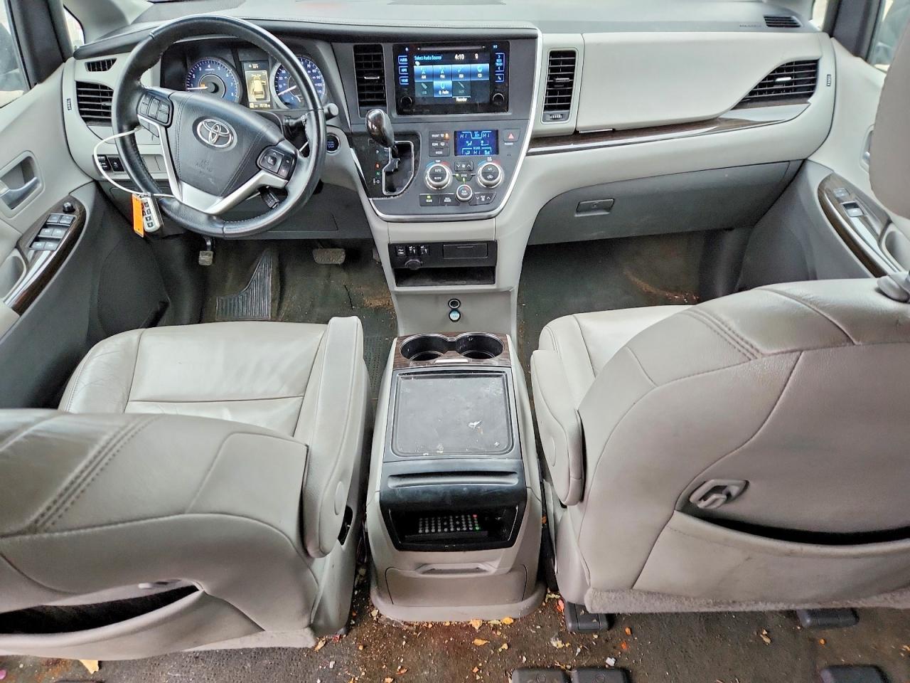 2016 TOYOTA SIENNA
