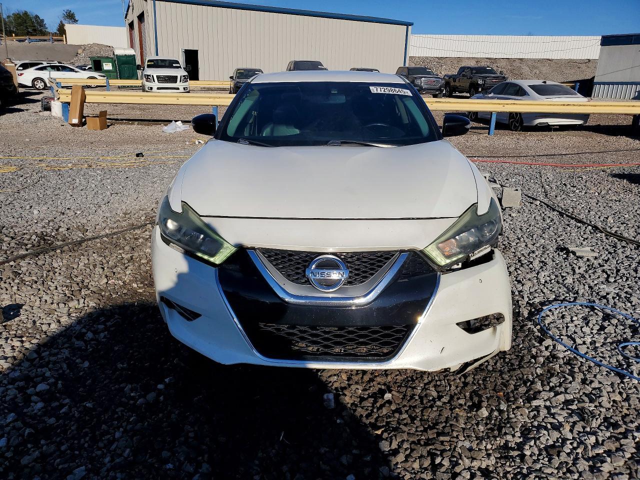 2016 NISSAN Maxima
