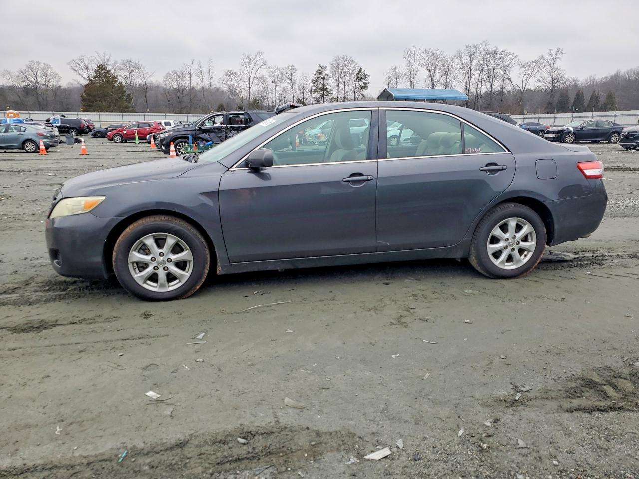 2011 TOYOTA CAMRY