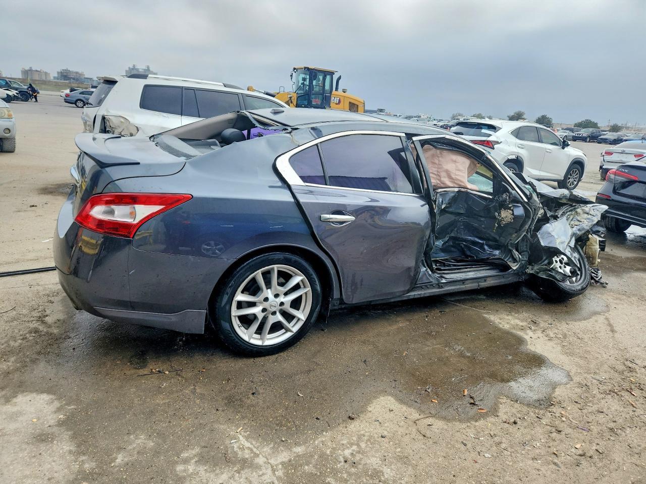 2011 NISSAN Maxima