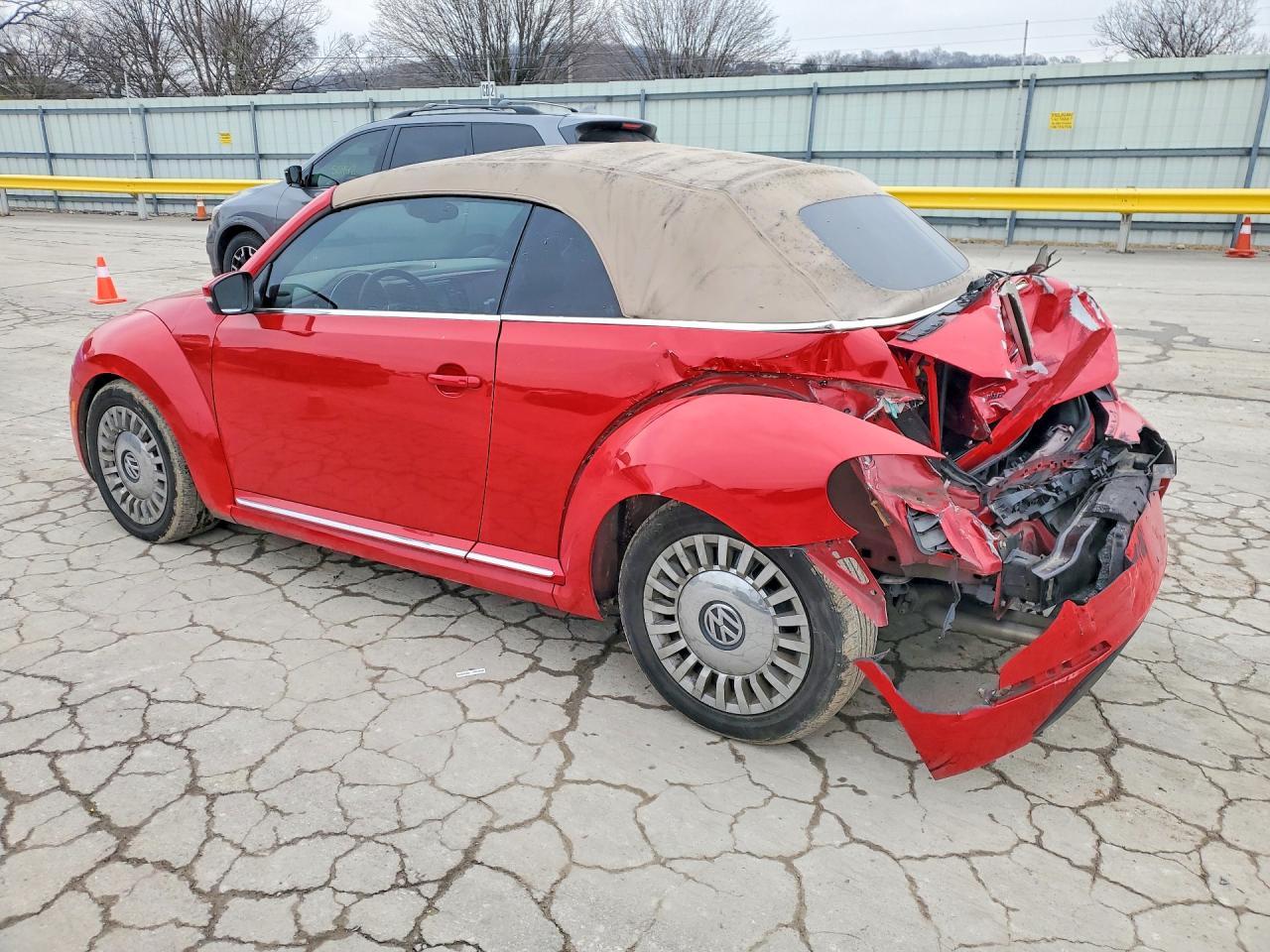 2016 VOLKSWAGEN Beetle