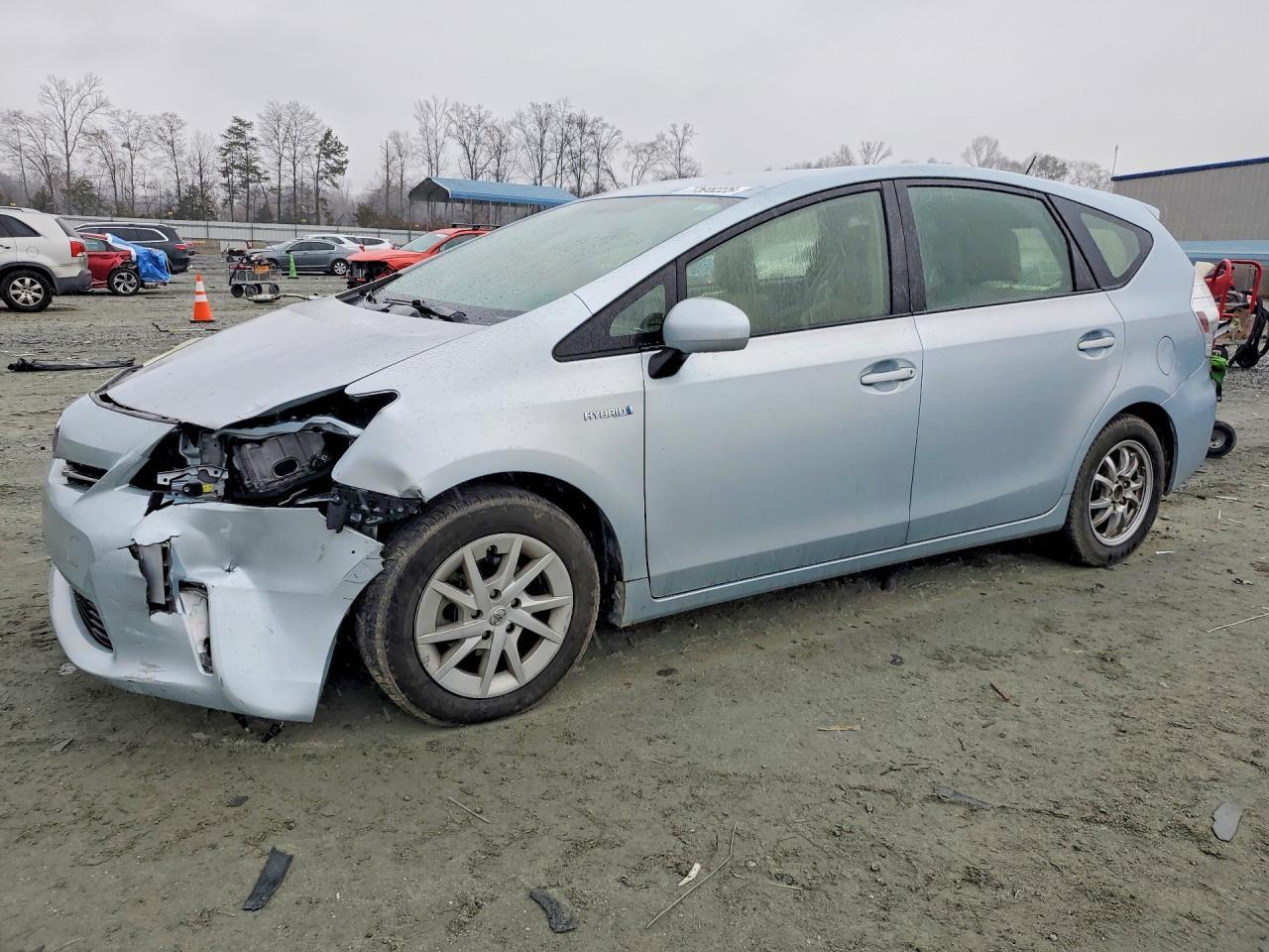 2013 TOYOTA PRIUS V