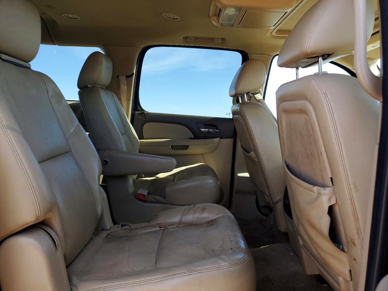 2011 CHEVROLET Suburban