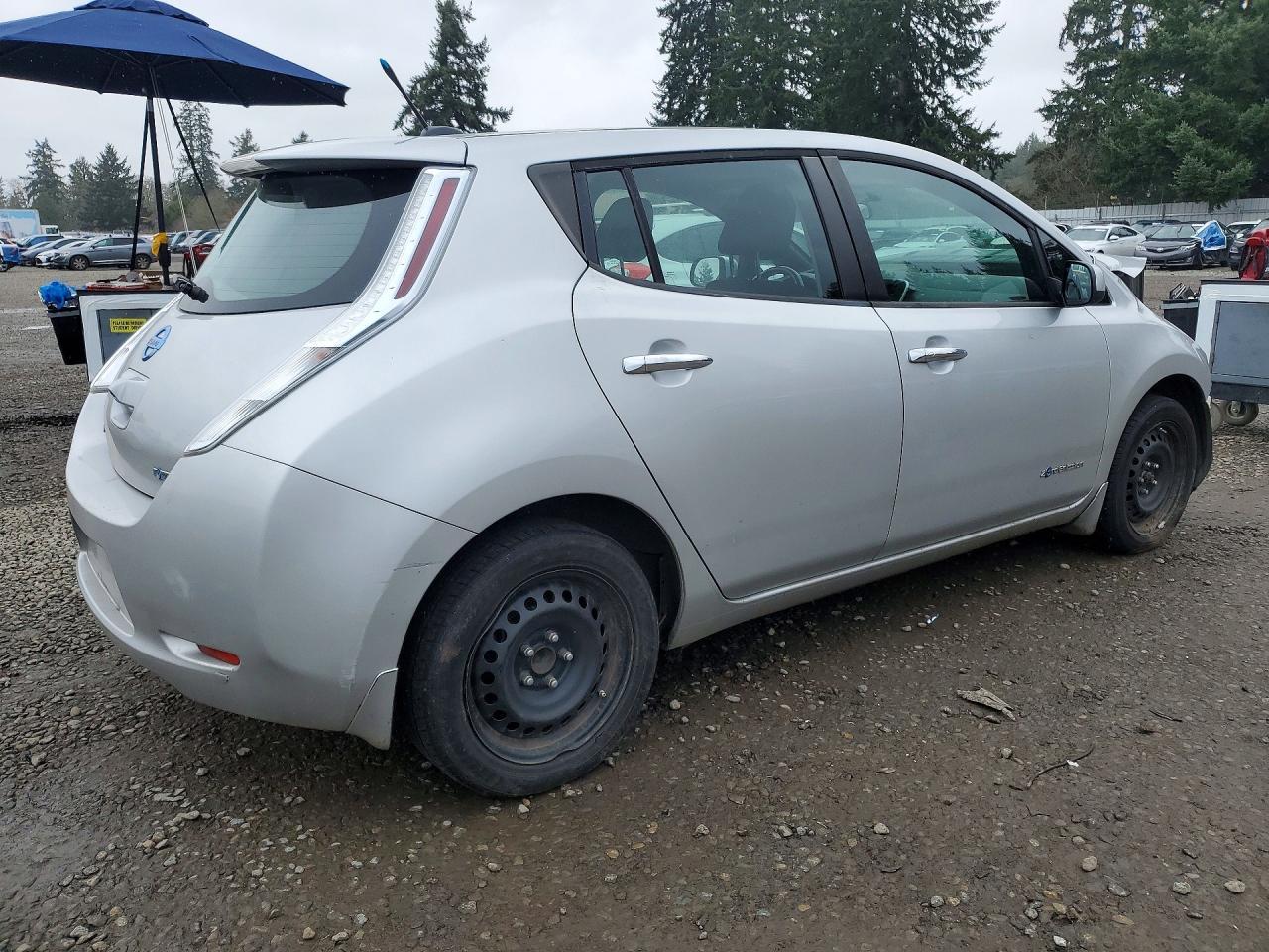 2013 NISSAN LEAF