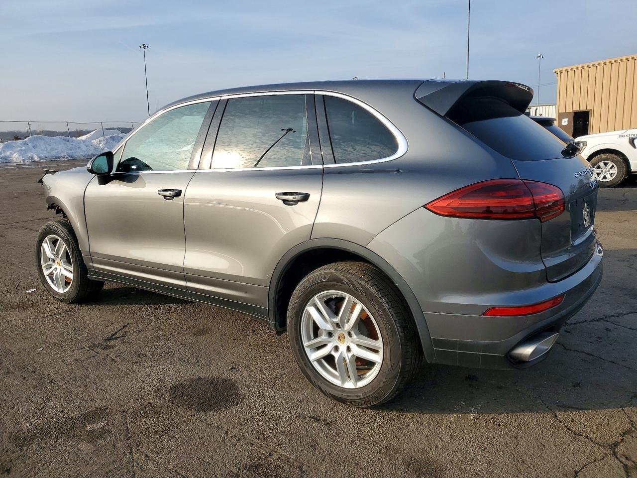 2017 PORSCHE CAYENNE