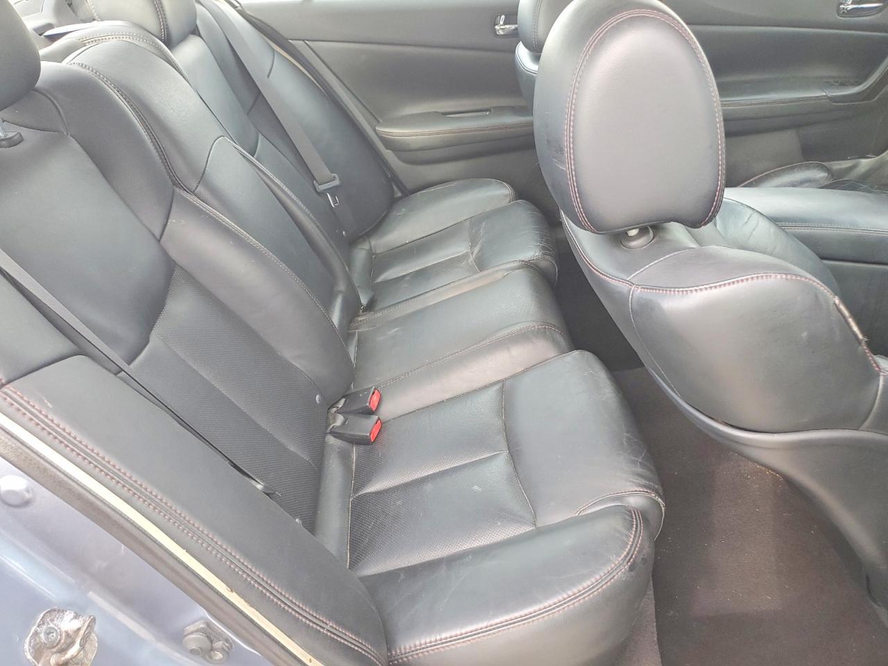 2010 NISSAN Maxima