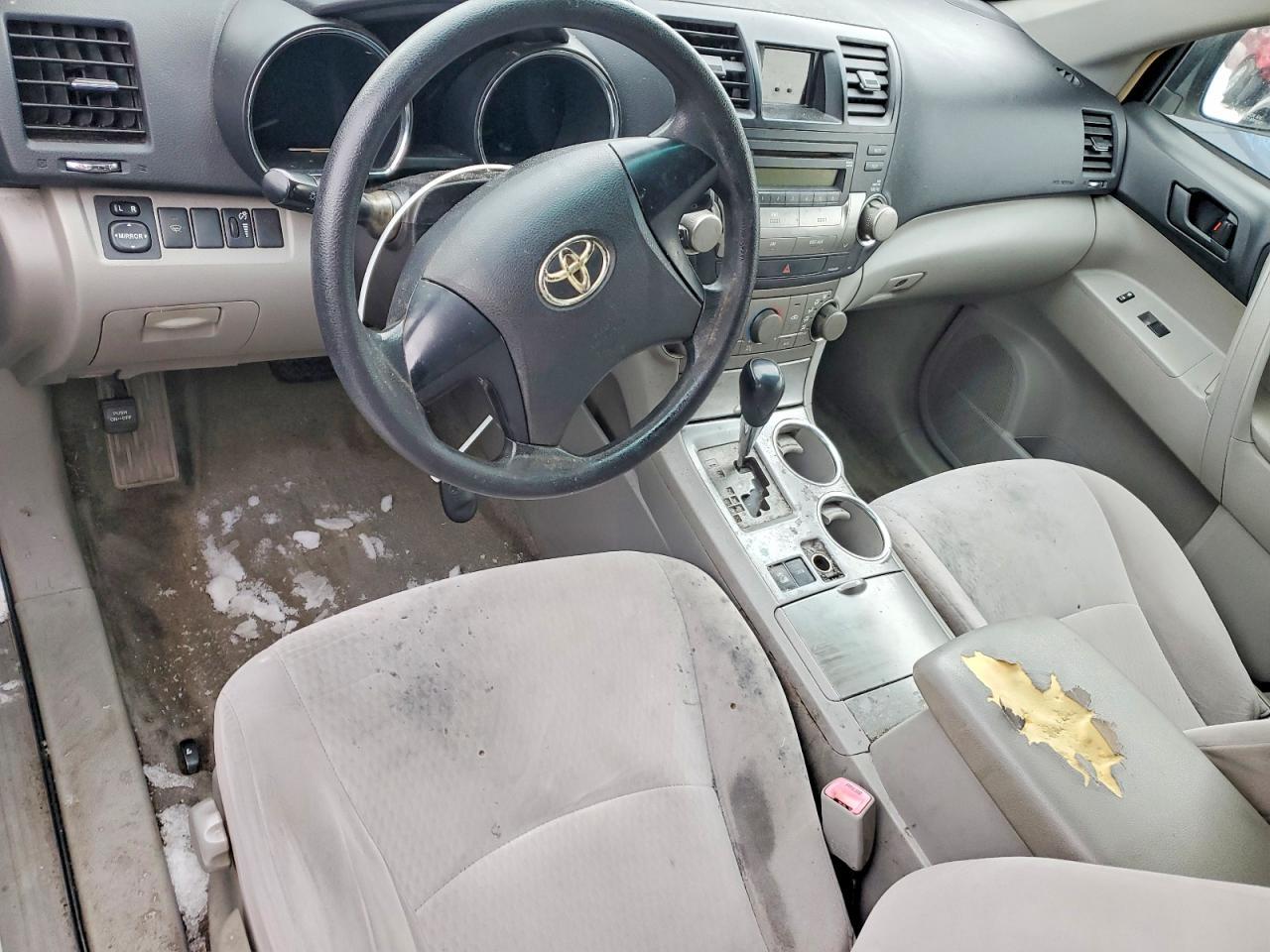 2010 TOYOTA HIGHLANDER