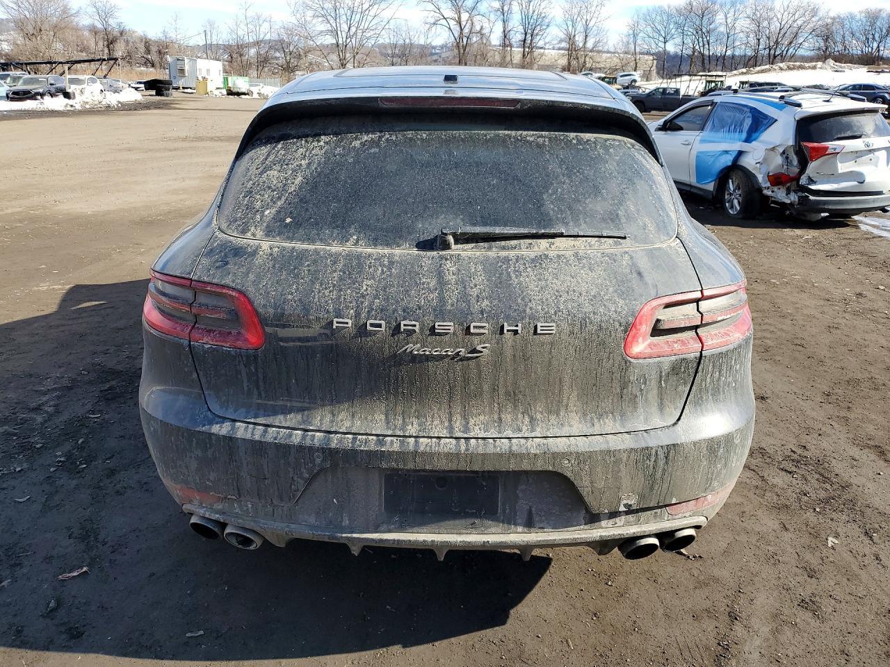 2018 PORSCHE Macan