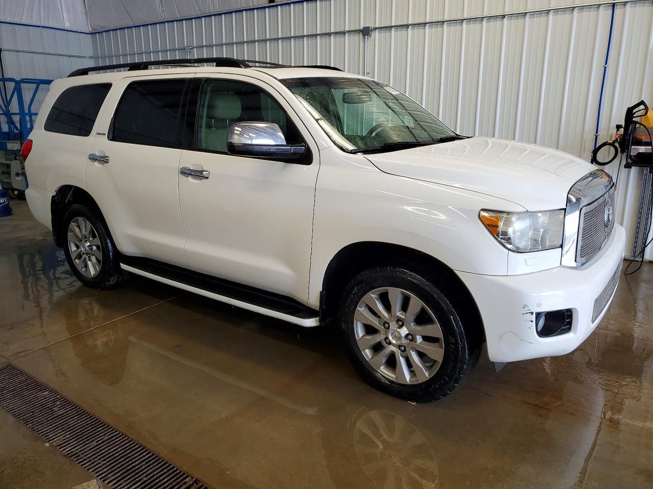 2011 TOYOTA Sequoia