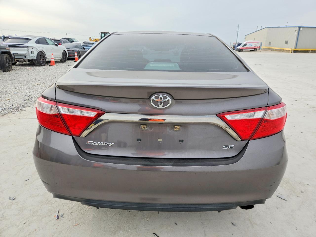 2016 TOYOTA CAMRY