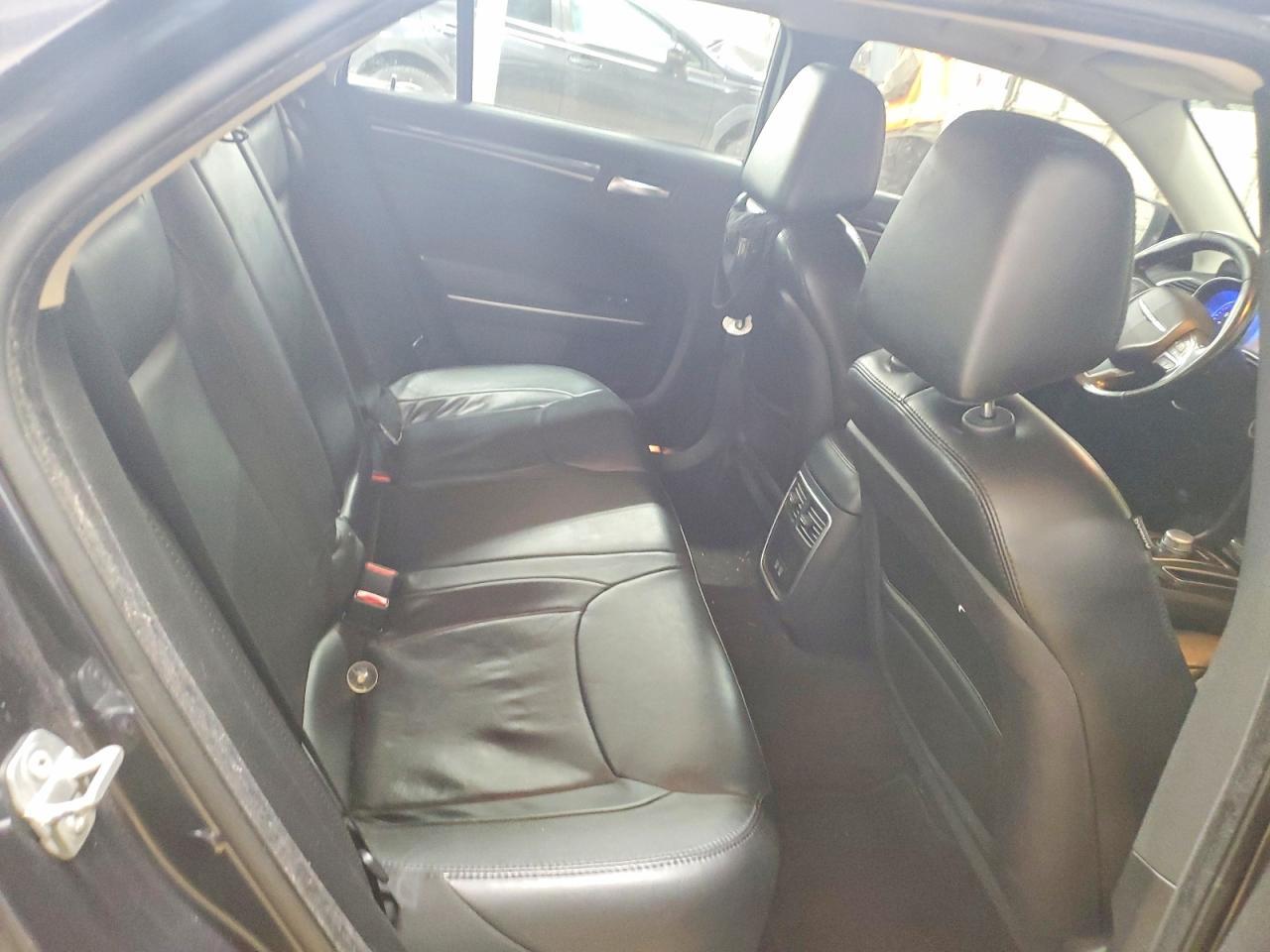 2016 CHRYSLER 300